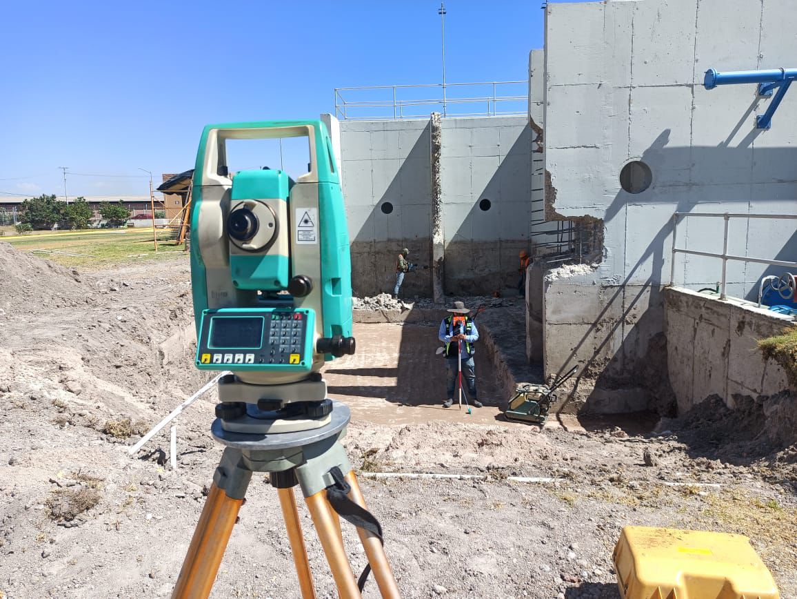 Levantamiento topográfico para control de obra de ingeniería civil